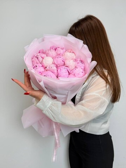 15 пионов Сара Бернар