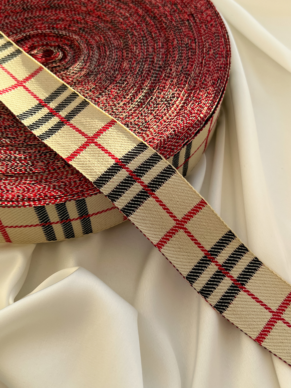 Тесьма Барб 3 см жаккард