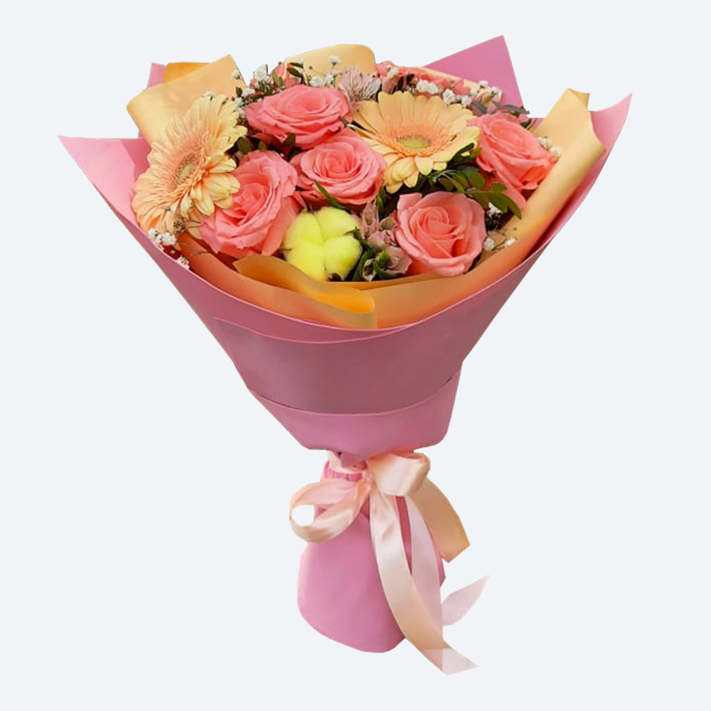 Букет из 7 розовых роз Амстердам, гербер и альстромерий "Летнее утро"