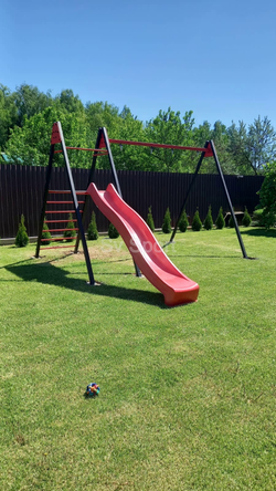 Монтаж уличных качелей Sv Sport с горкой