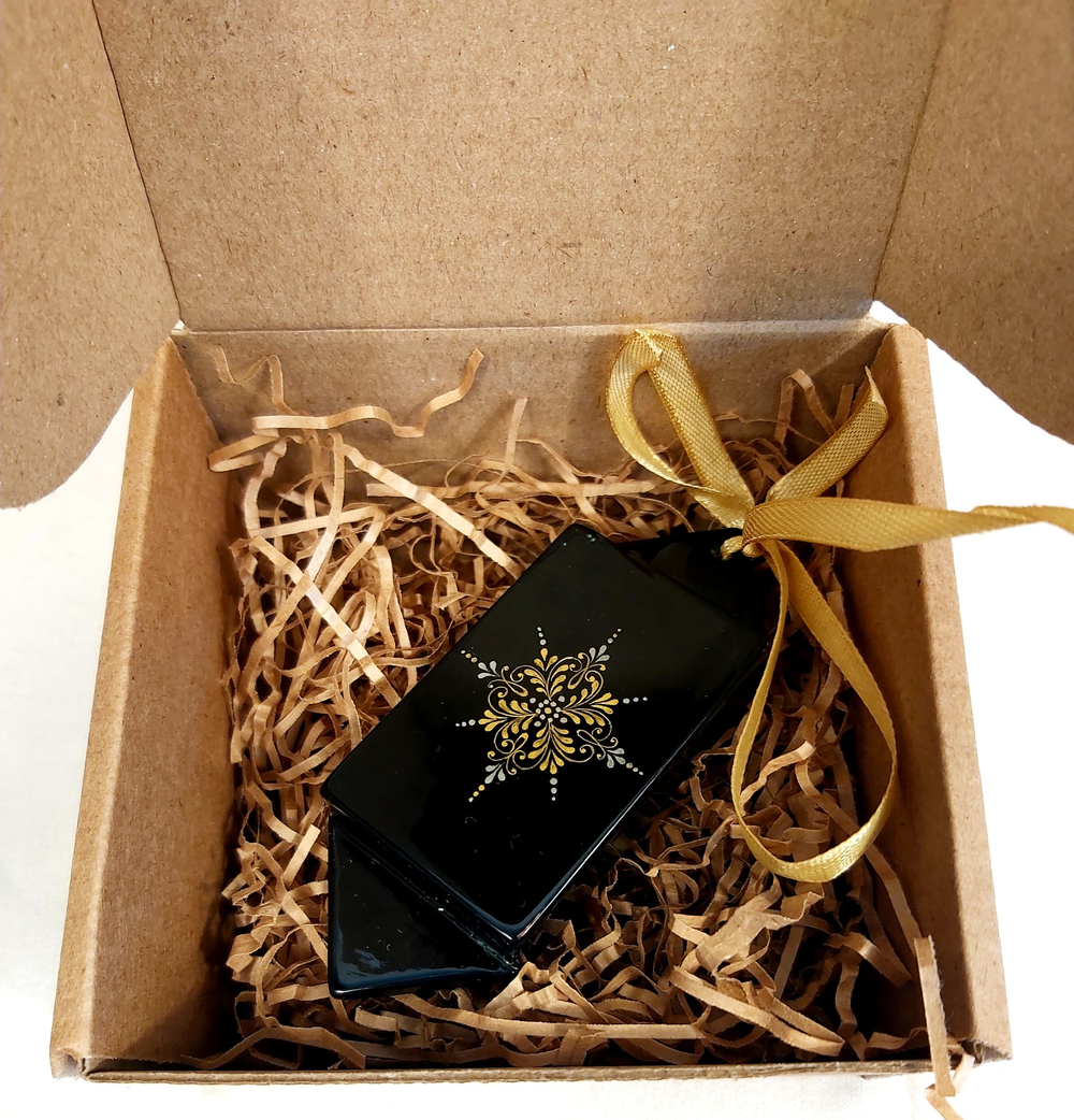 Ёлочная игрушка  Конфета с росписью "Заяц с балалайкой. Новый год"