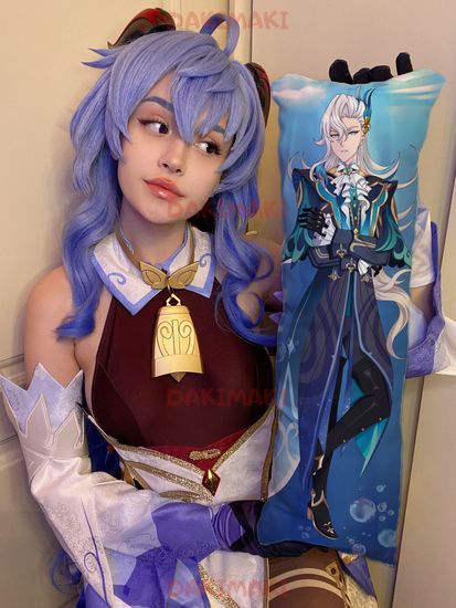 Мини дакимакура Невиллет Геншин Импакт арт. M1150, 60х20 см