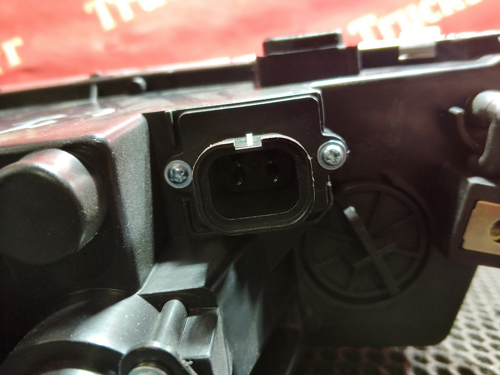 Фара противотуманная левая 2022г