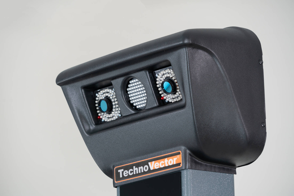 Стенд сход-развал 3D для грузовиков, до 6-ти осей одновременно ТехноВектор 7 Truck 7204 HTS6