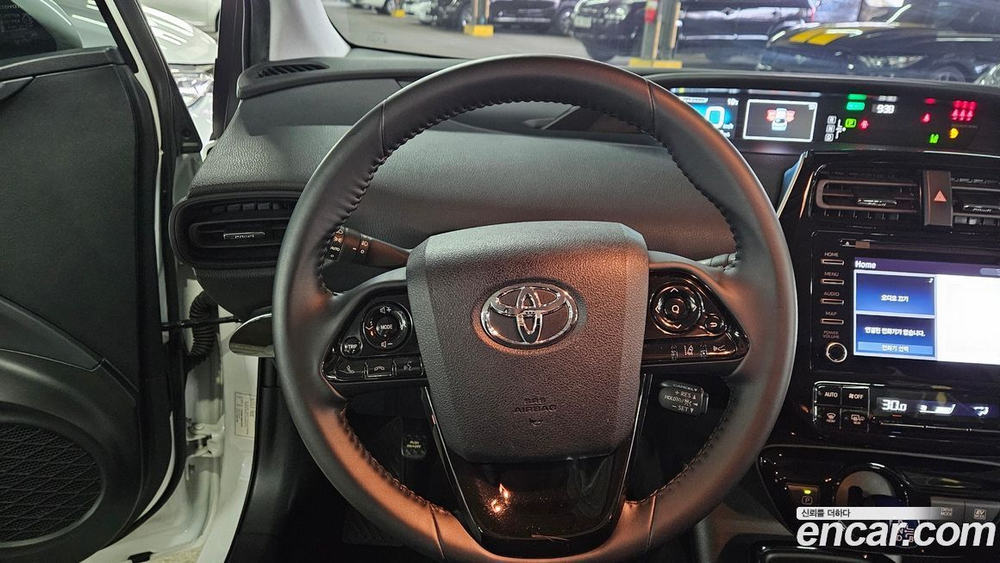 Toyota Prius 4 Generation 1.8 (03.2021)