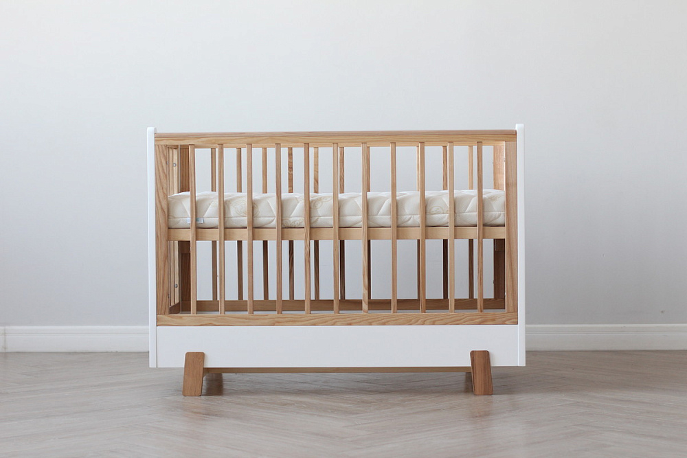 Детская кроватка Фабрика Облаков Onlybaby Scandi маятник продольный молочный, дерево