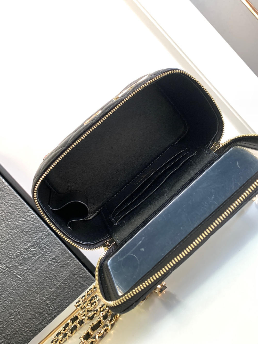 Chanel Vanity with Chain 17 cm