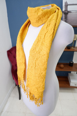 Палантин солнечного цвета