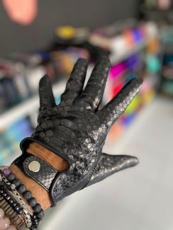 Перчатки из кожи питона AC-100