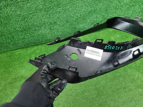 Накладка переднего бампера правая Hongqi HS5 19-нв