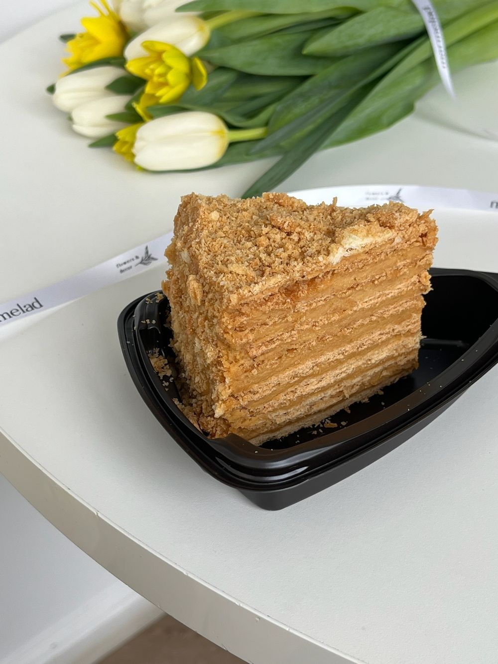 кусочек торта Наполеон