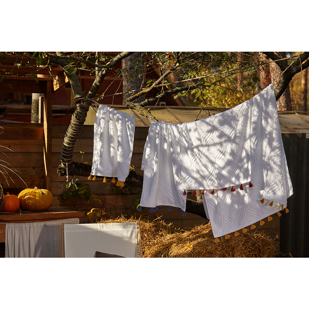 Полотенце для рук белое, с кисточками темно-синего цвета из коллекции essential, 50х90 см