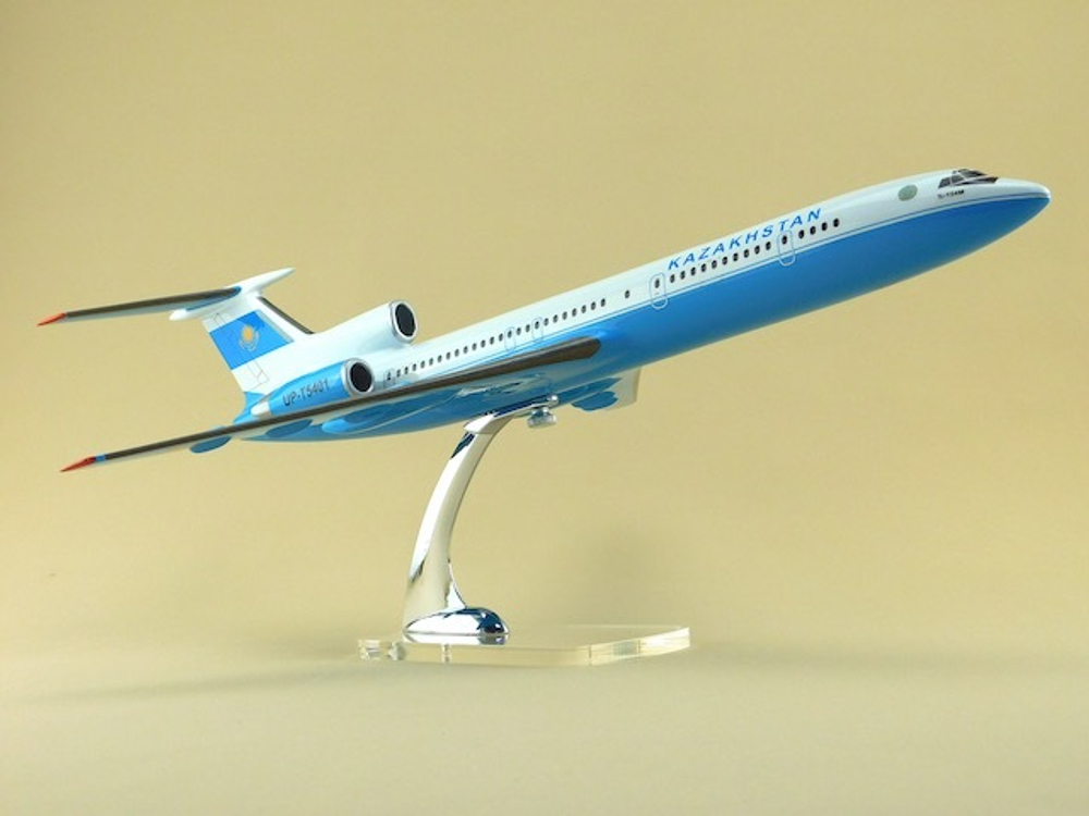 Модель самолета Ту-154М (М1:100, KAZAKHSTAN)