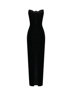 Черное платье с декольте из кристаллов