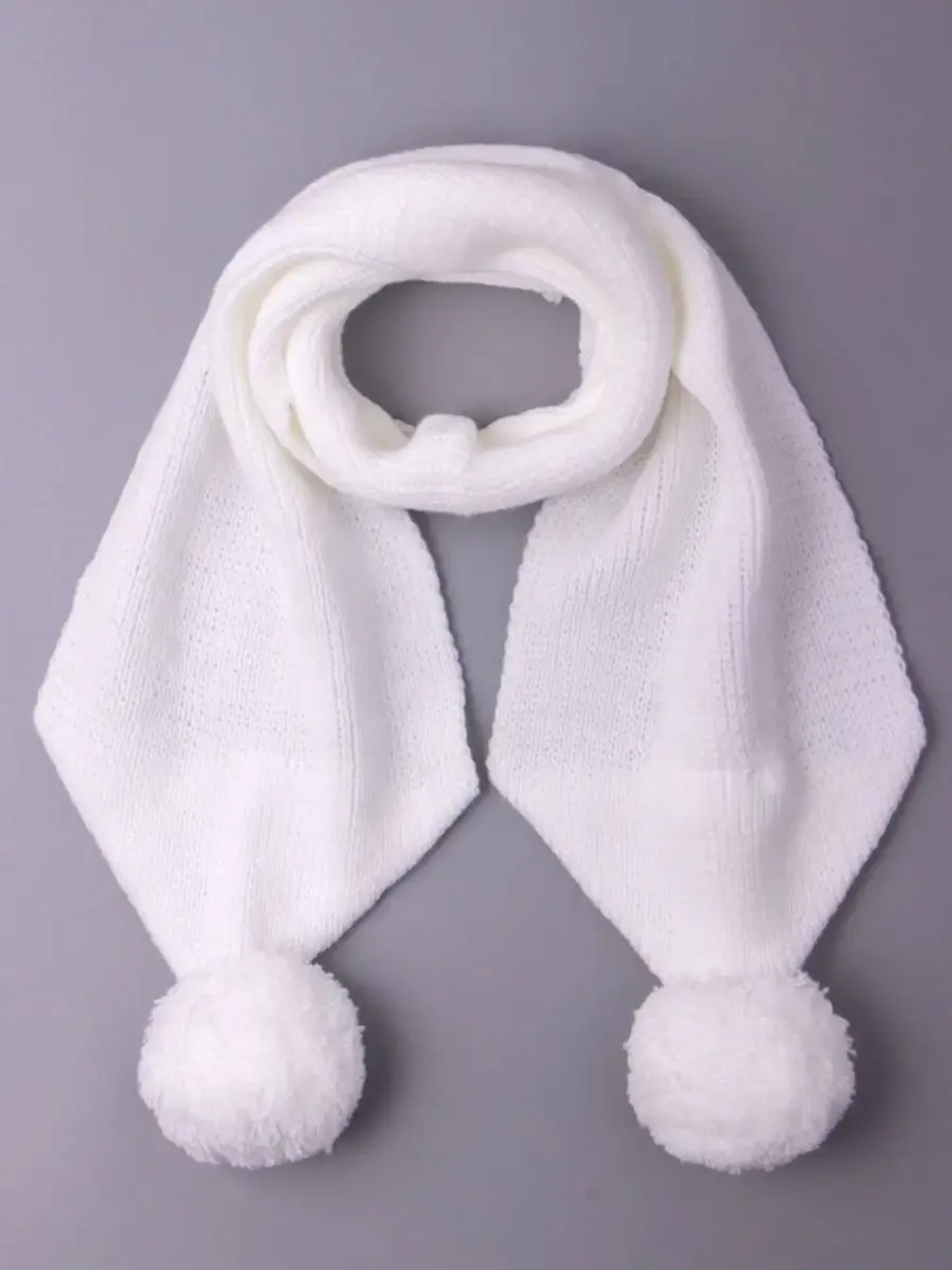 Шарф зимний вязаный с бубонами для детей