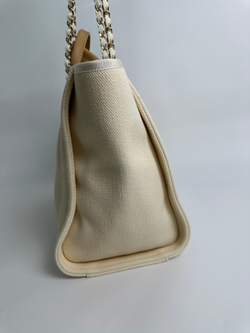 Сумка Chanel Deauville bag