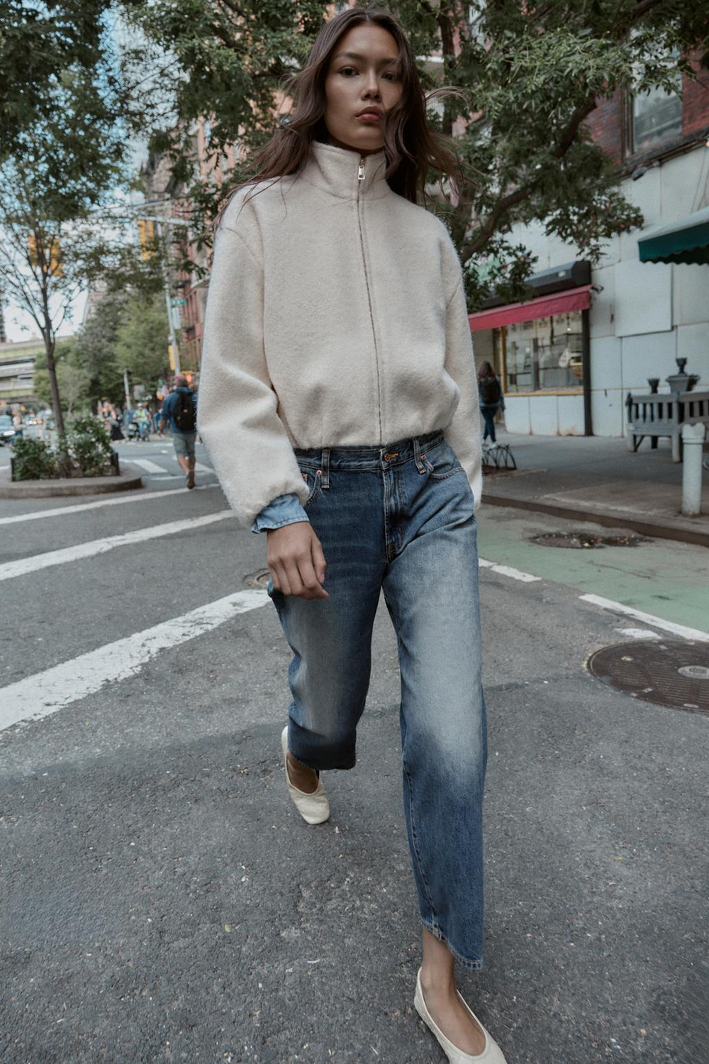 ZARA КУРТКА ИЗ БУКЛЕ С ВОРОТНИКОМ-СТОЙКОЙ, ЭКРЮ