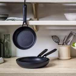 KitchenAid - Сковорода классическая 30 см. / артикул   CC005682-001  / GTIN 4895156697282