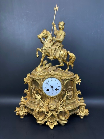 Каминные часы в стиле Наполеона III