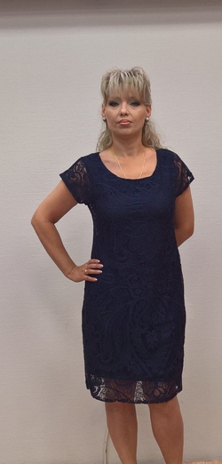 Гипюровое праздничное платье