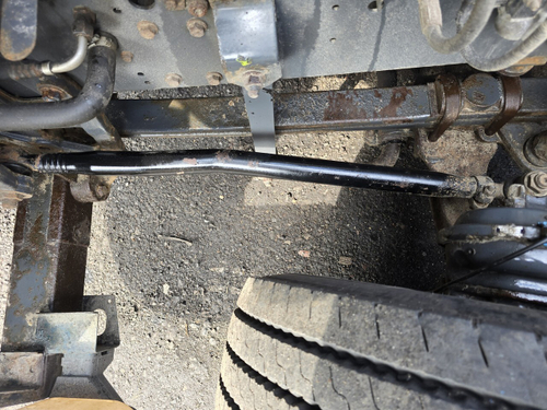 Тяга рулевая продольная