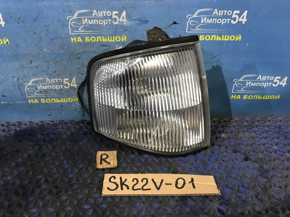 Габарит правый MAZDA BONGO 2002
