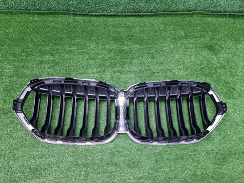 Решетка радиатора BMW X1 F48 (2019-2022)