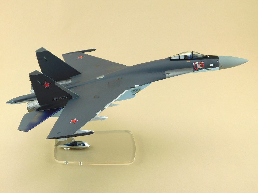 Модель самолета Су-35С (М1:48, ВВС России, 06, Графит)