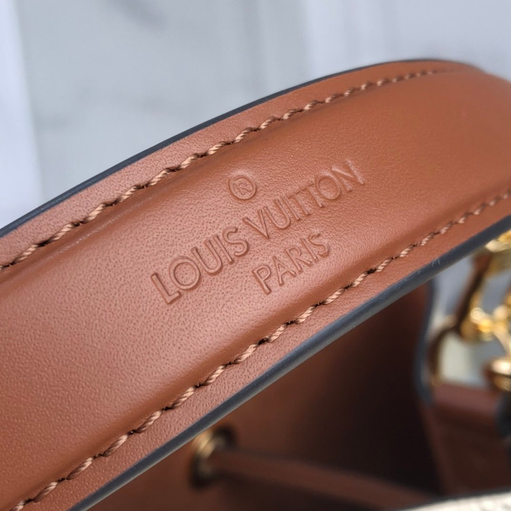 Louis Vuitton NeoNoe MM