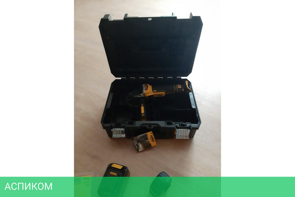 Угловая шлифмашина DeWalt DCG405NT