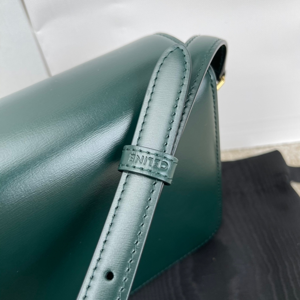 Celine Triomphe Bag 18 cm