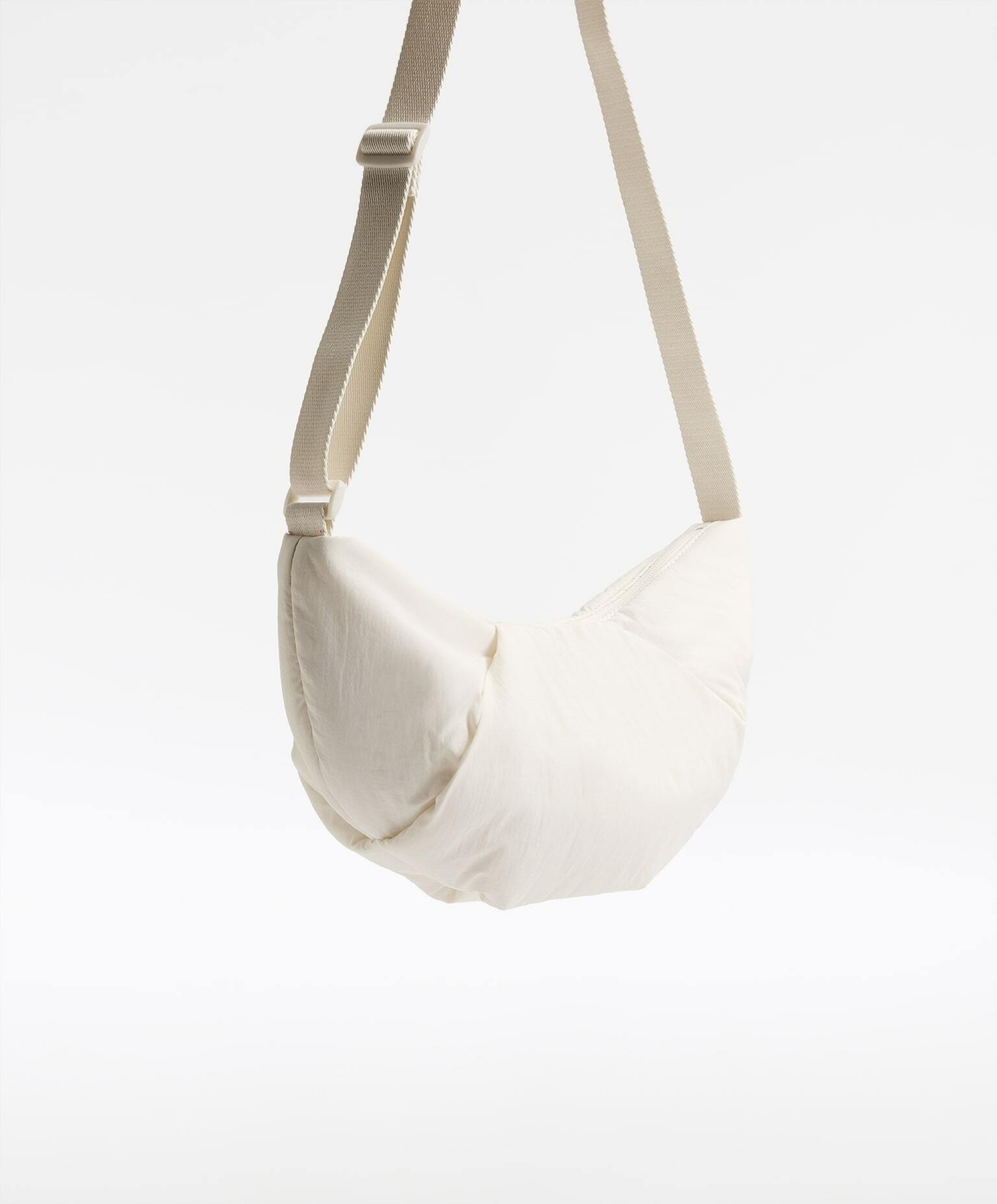 OYSHO Стеганая мини-сумка с плечевым ремнем, экрю