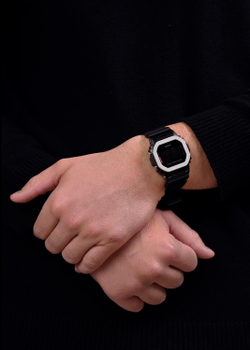 Часы Casio GM-5600BM-1