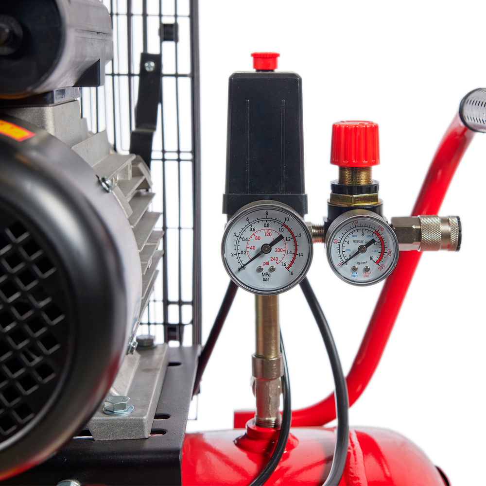 Компрессор ROSSVIK СБ4/С-50.LB24А, 360л/мин, 10бар, ресивер 50л, 220В/2,2кВт, красный