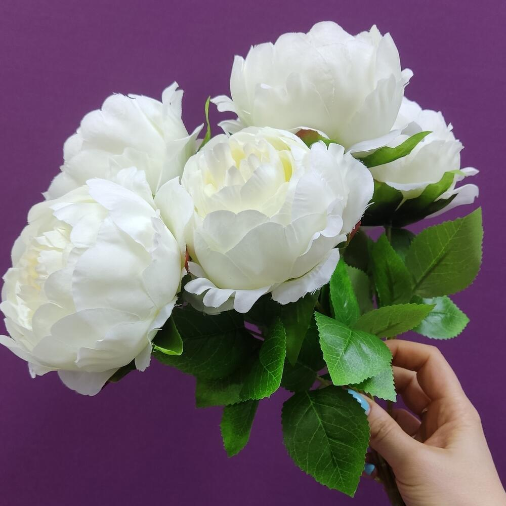 Букет искусственных белых пионов