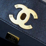 Сумка Chanel 25A в комбинации бежевой замши и черной кожи