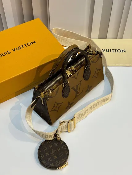 Женская сумка-тоут Louis Vuitton On The Go East West из двух видов канвы Monogram