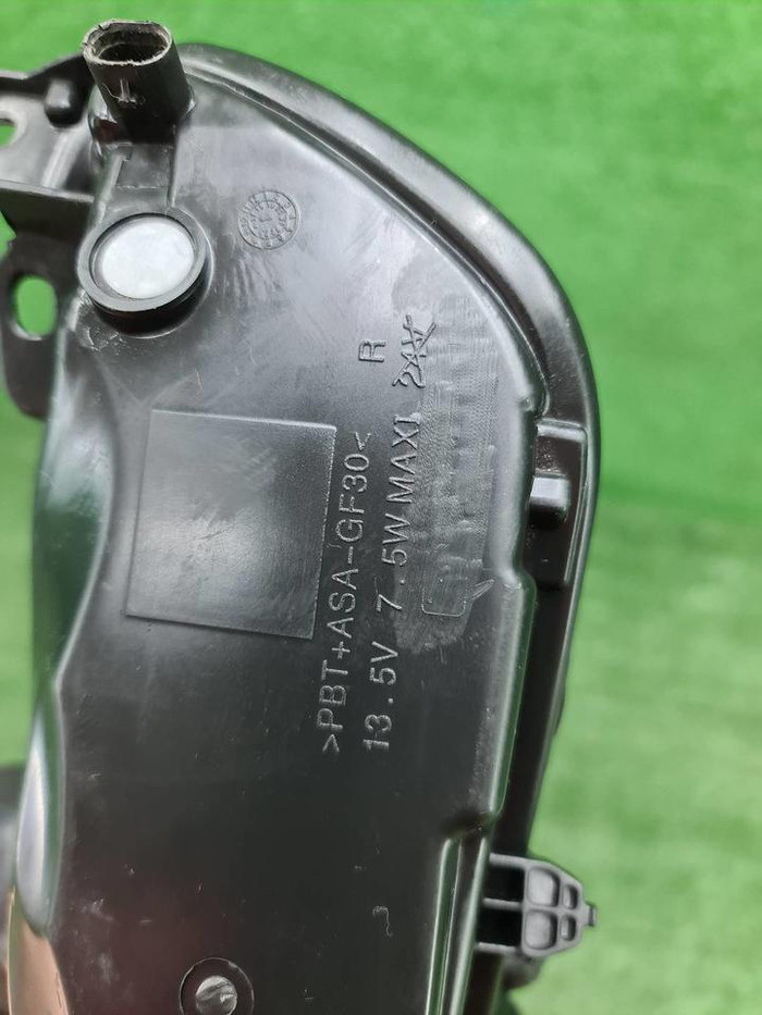 ПТФ правая Volvo XC60 2 (2017-2021) LED