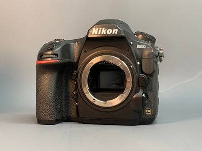 Nikon D850 21.975 кадров