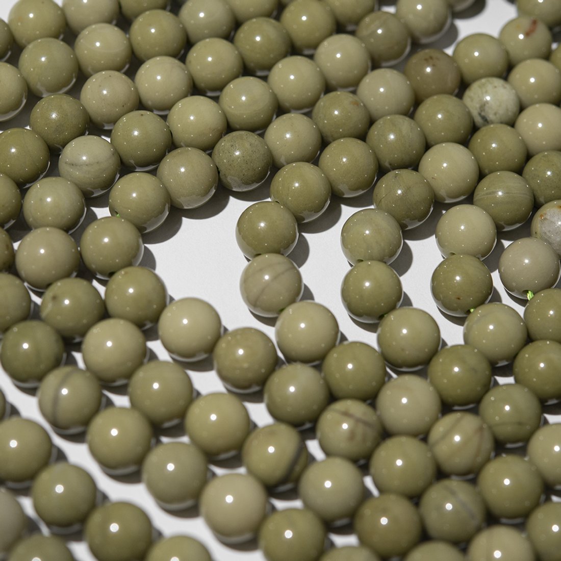 Зеленый алашаньский агат натуральный, бусины в форме шара 8,3мм