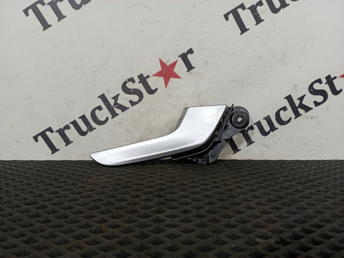 Ручка двери правая внутренняя 2023г.