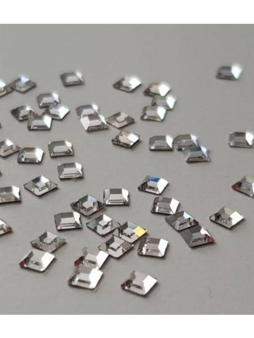 Swarovski стразы Crystal 2400 2,2 mm (20шт)