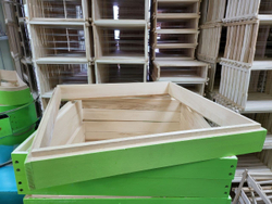 Подкрышник 16 рамочного улья крашен (липа)