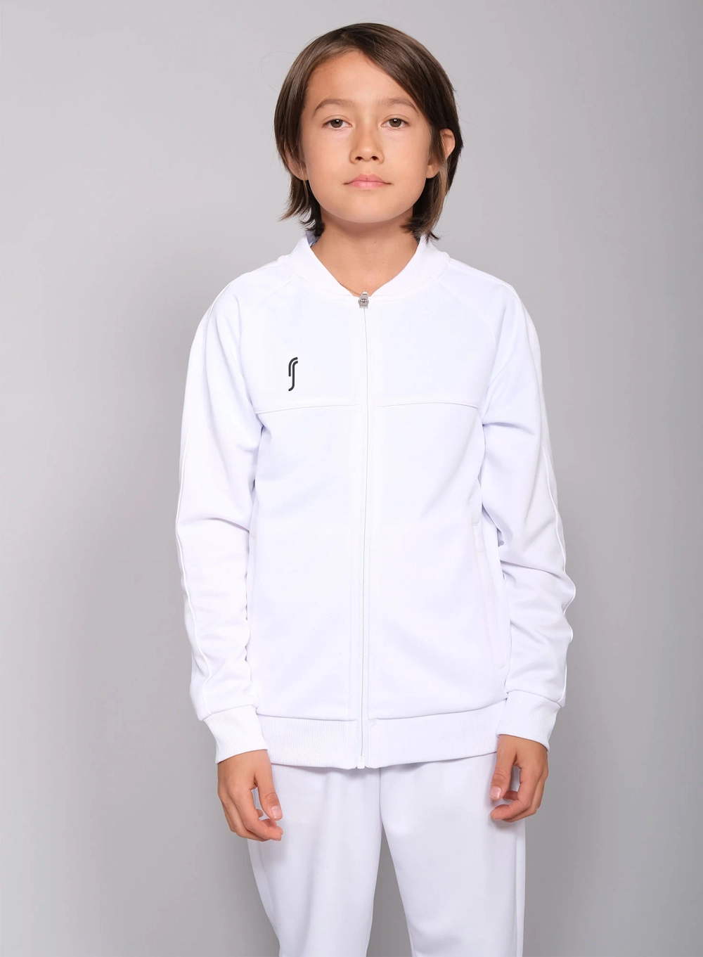 Модель рост 139 см. размер одежды 8-10 см