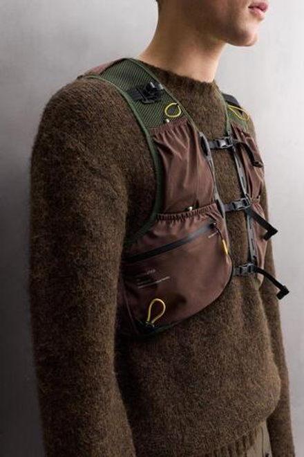 ZARA СПОРТИВНЫЙ ЖИЛЕТ ИЗ ВЫСОКОТЕХНОЛОГИЧНОЙ ТКАНИ, БОРДОВО-КРАСНЫЙ