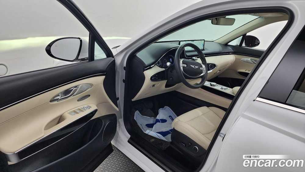 Genesis GV70 2.5T Бензин AWD (04.2023)