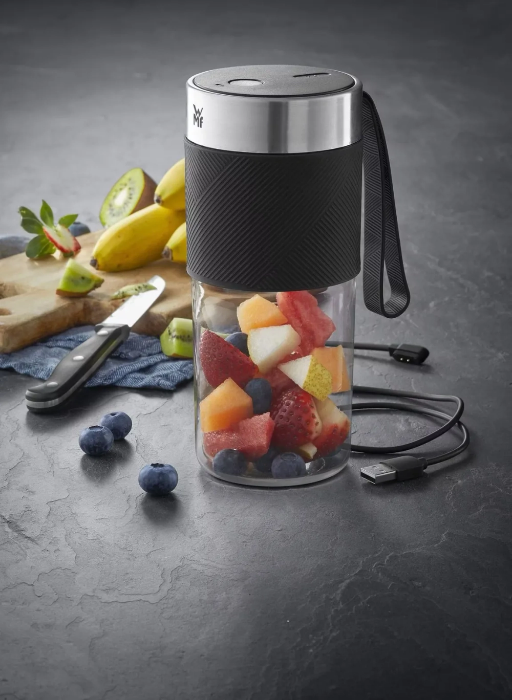 WMF Аккумуляторный блендер Kitchenminis Mix on the go 300 мл EAN 4211129146463