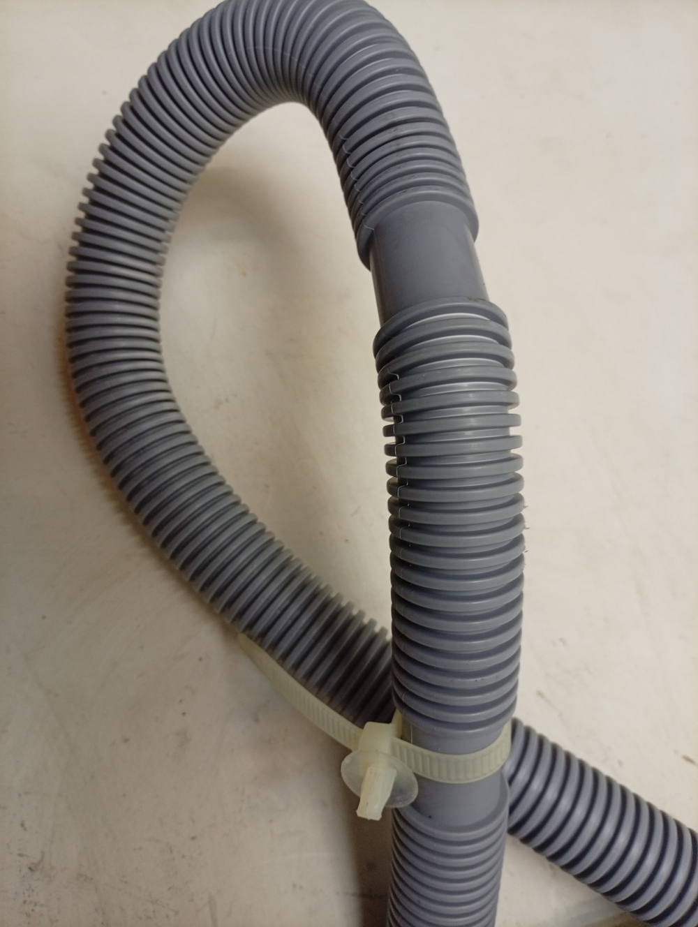 AWS71212 кт20 Шланг слива стиральной машины Whirlpool 481010521182 б/у