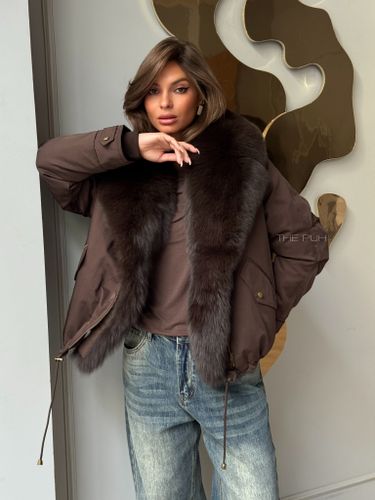 Шоколадная пуховая парка с мехом лисы