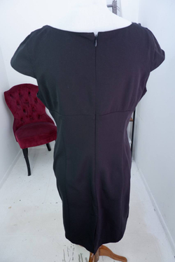 Платье Oggi обтягивающего кроя, визуально на 46/48 размер